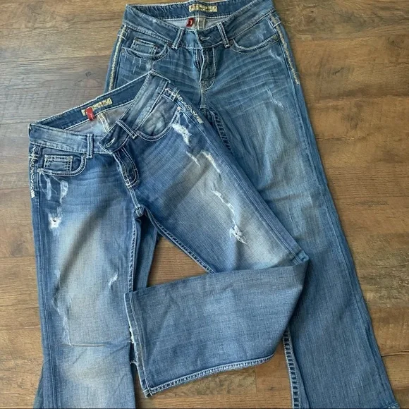 BKE Distressed Boot Cut Denim Jean Bundle 26 X 33 1/2 and 26 x 31 1/2 - Picture 4 of 14